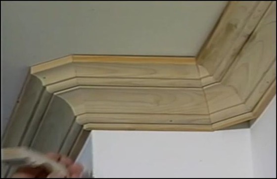 cuttingcrownmolding