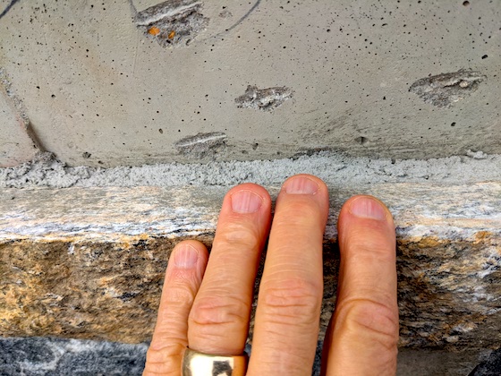 mortarless stone veneer on concrete